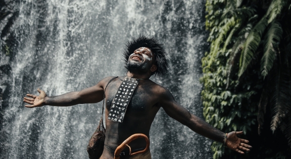 DALEKO W INDONEZJI: PAPUA, CELEBES I OSTATNI RAJ NA ZIEMI - RAJA AMPAT