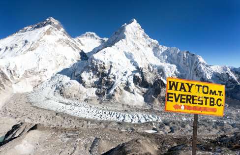 TREKKING W NEPALU: POD MOUNT EVEREST