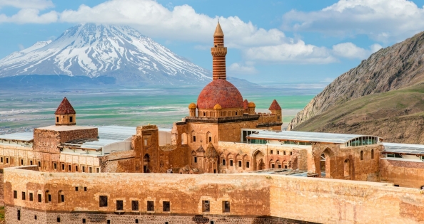 ARMENIA - IRAN - TURCJA: WOKÓŁ ARARATU